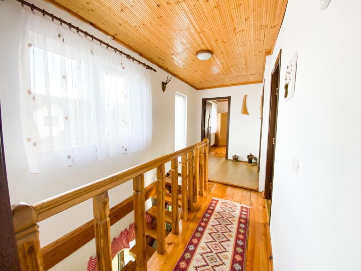 Вилла Casa De Sub Hora Зэрнешти Экстерьер фото