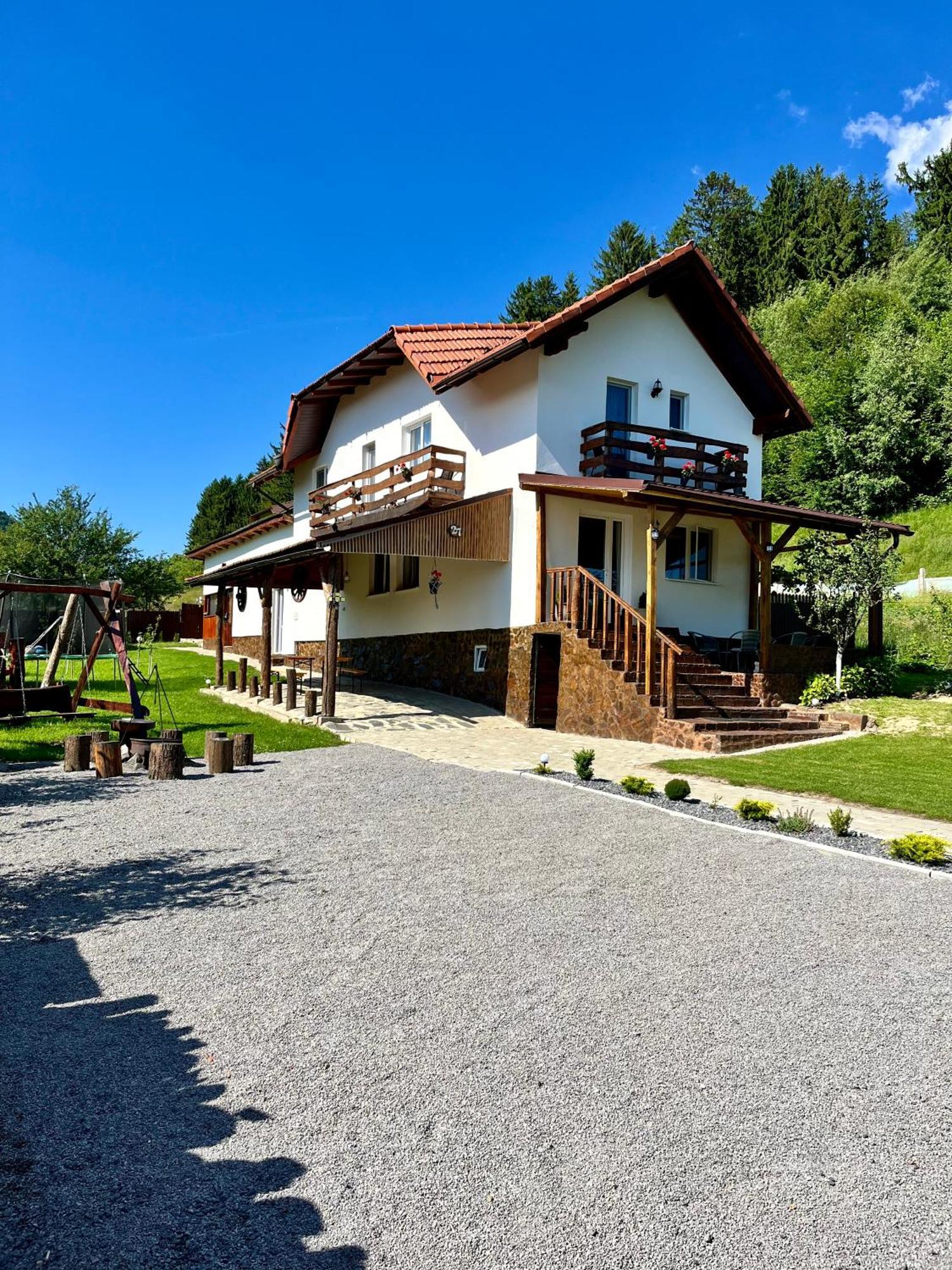Вилла Casa De Sub Hora Зэрнешти Экстерьер фото